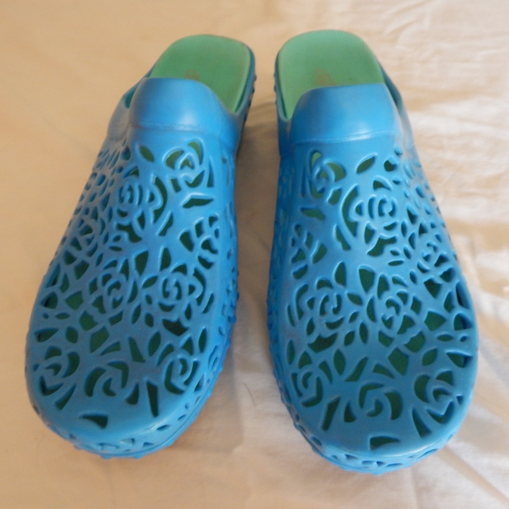Dansko Pippa Size 9 Clogs Blue